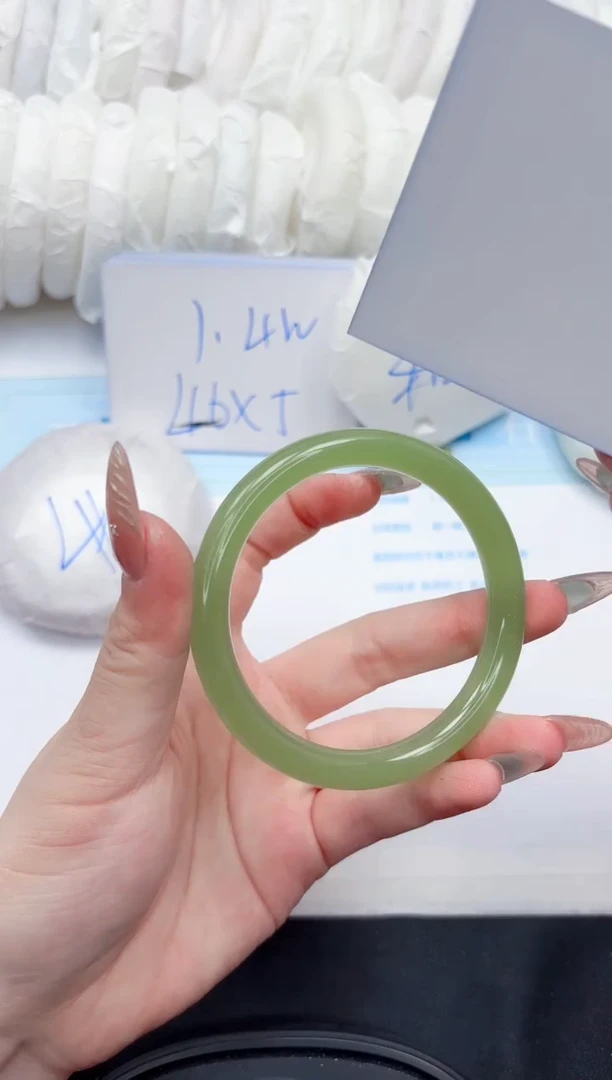 石英质玉手镯未镶嵌170-55