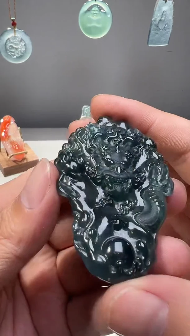 吊坠(不含链)未镶嵌翡翠龙牌