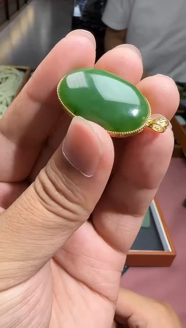 18K金镶嵌和田玉挂件【陆1005】123 7026