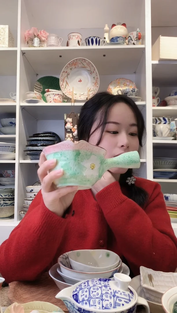 陶瓷手绘绿花侧把茶壶