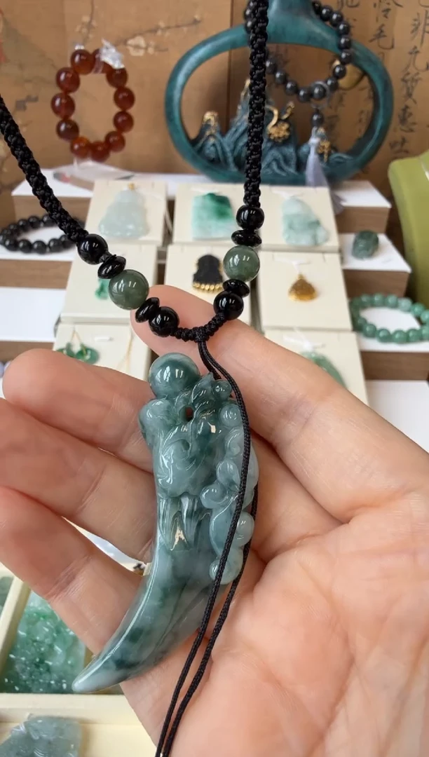 翡翠挂件未镶嵌A货翡翠多样性孤品