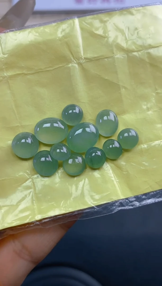 定制翡翠未镶嵌天然翡翠蛋面24