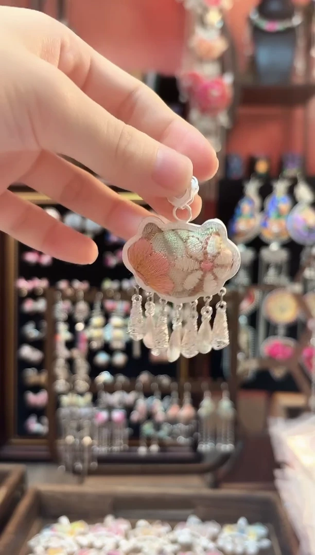 织绣云织谣民族风精美饰品   33