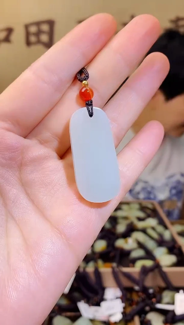 和田玉未镶嵌颈饰1