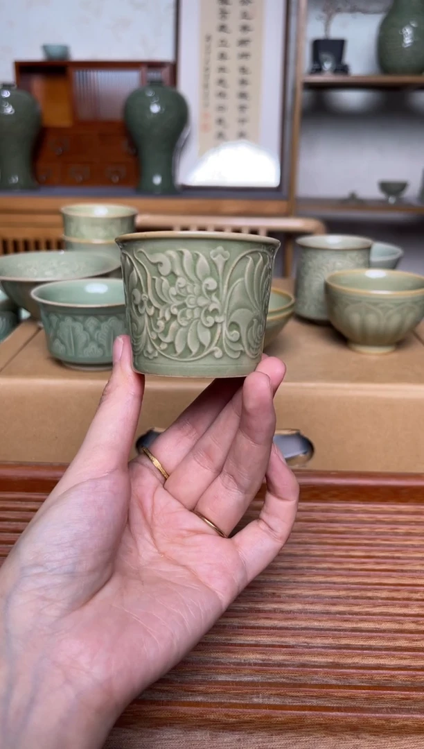 瓷器耀州窑金银花主人杯   微瑕