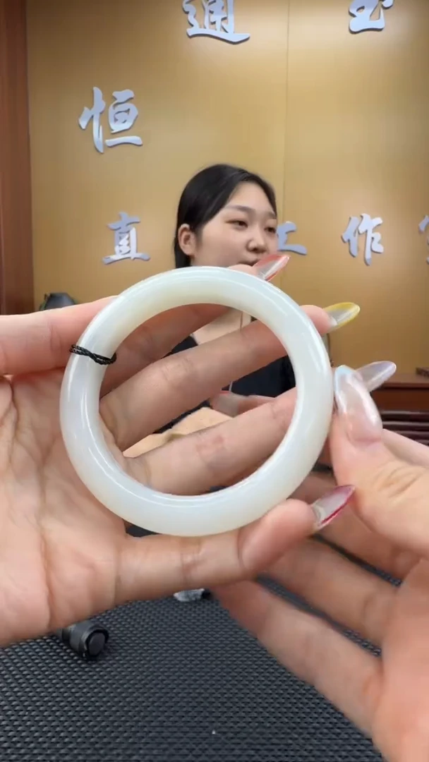 颈饰未镶嵌和田玉手镯56