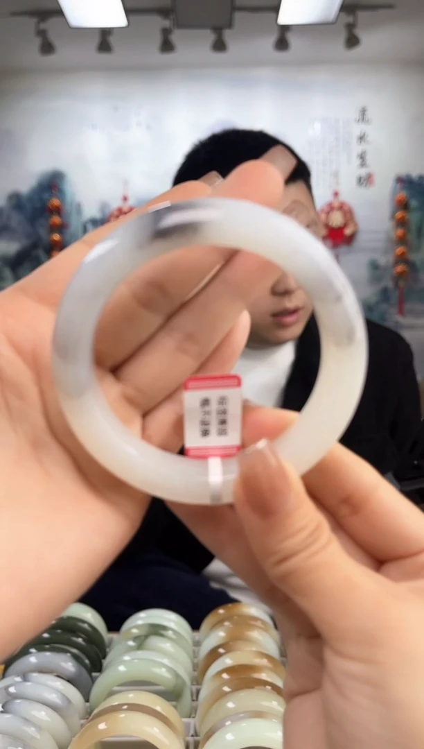 【闪购商品】和田玉手镯未镶嵌57圈口5262