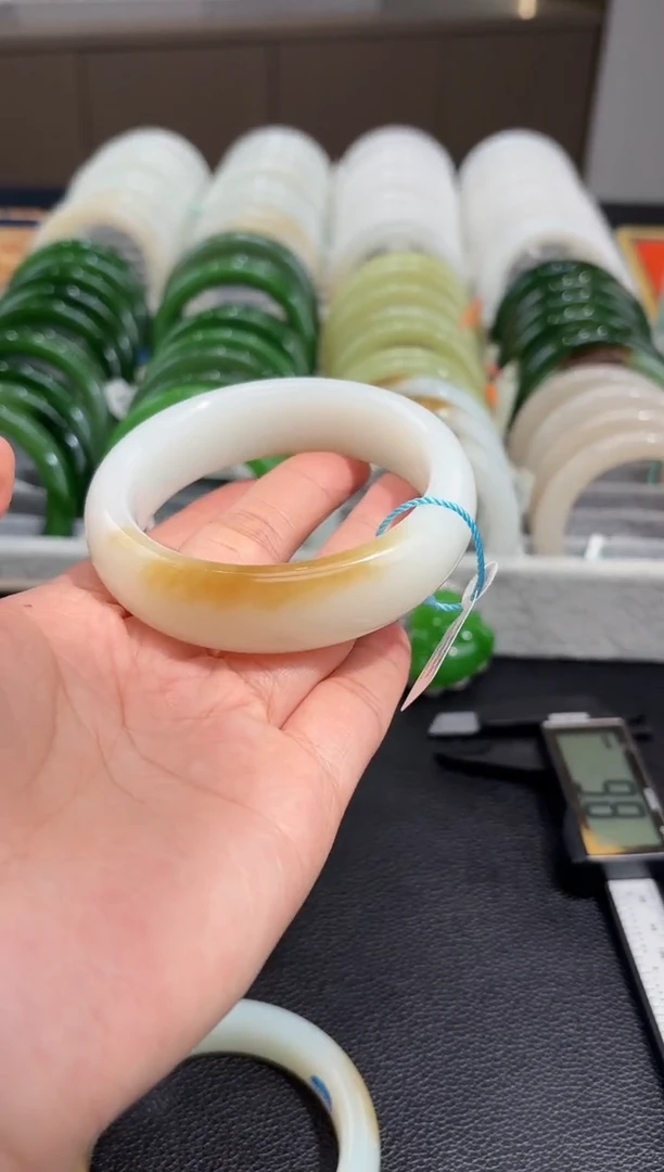 未镶嵌手镯和田玉天地糖手镯58.8