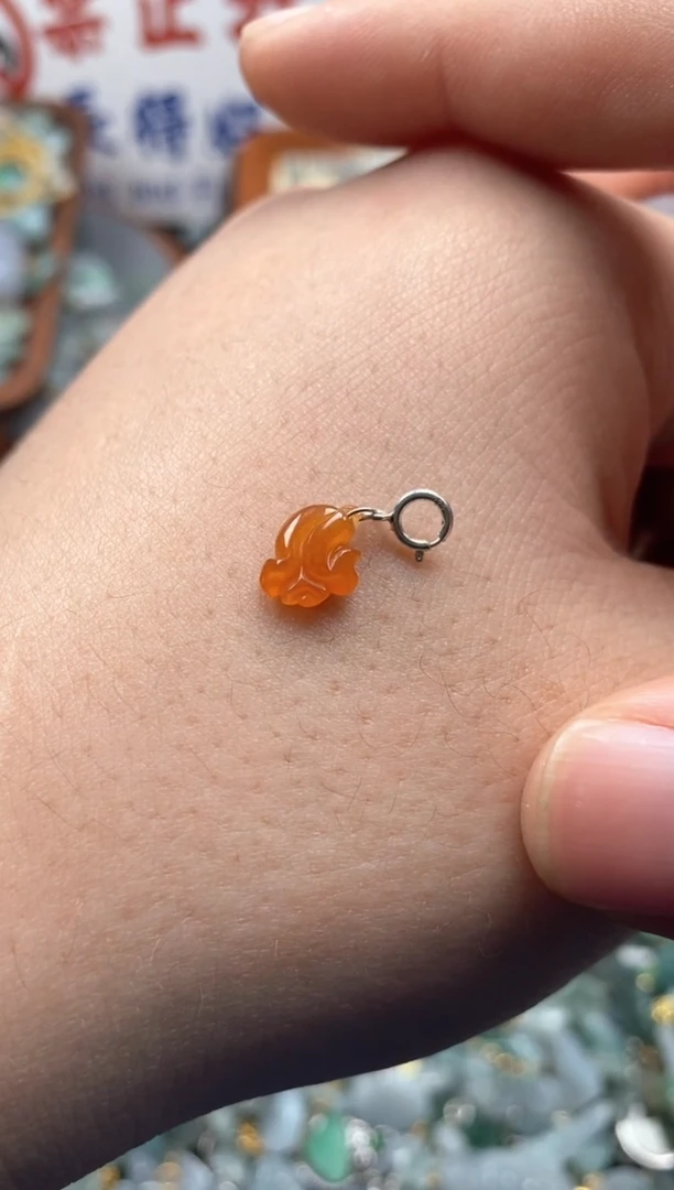 【闪购商品】翡翠颈饰未镶嵌哥哥