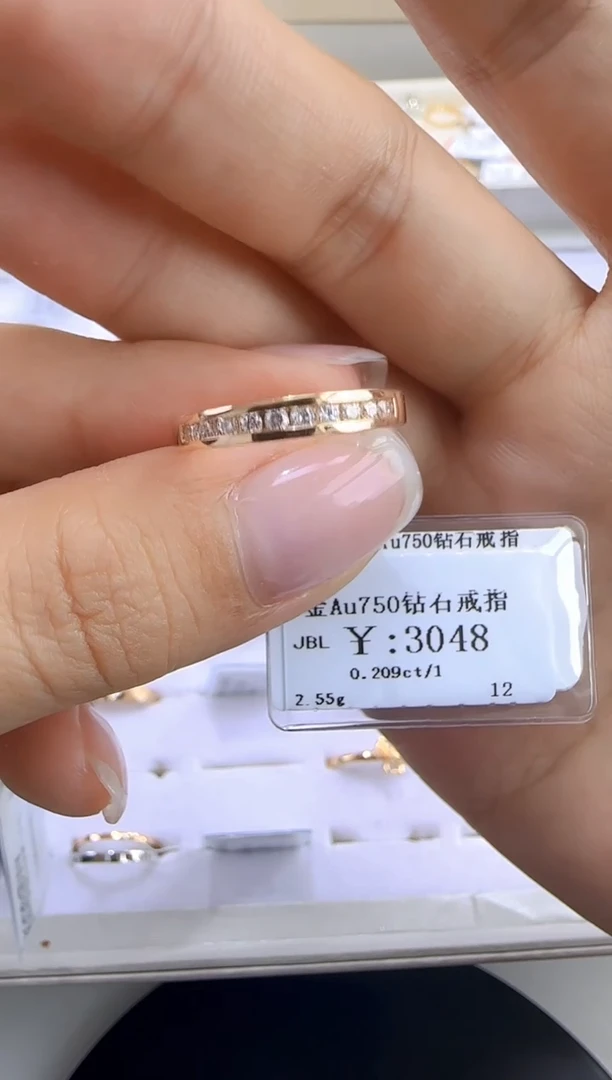 戒指/指环18K金镶嵌钻石268000