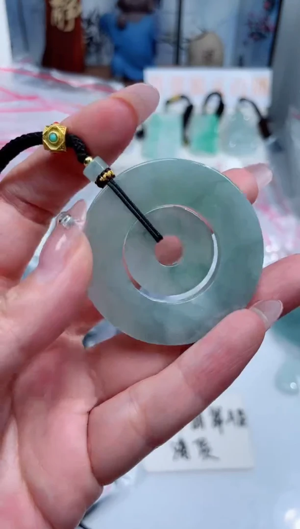 颈饰未镶嵌翡翠吊坠