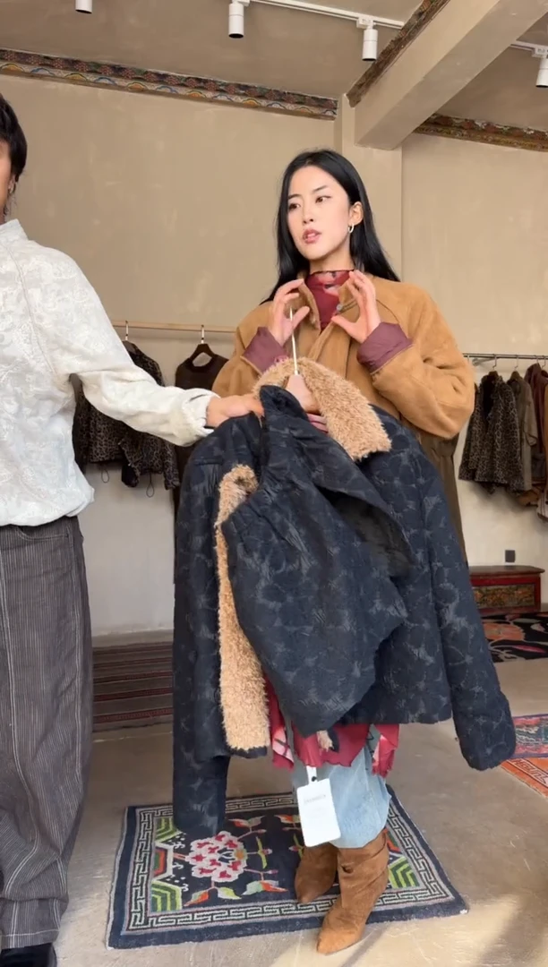 KWC26FW黑色提花裙片外套M