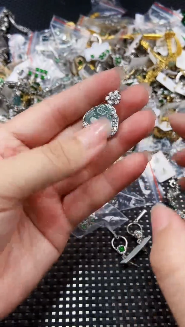 翡翠未镶嵌耳饰1111111111