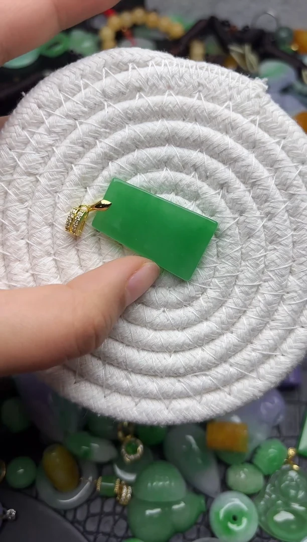 颈饰未镶嵌翡翠缅甸翡翠吊坠