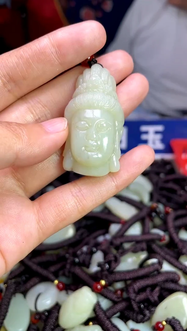 未镶嵌和田玉摆件1