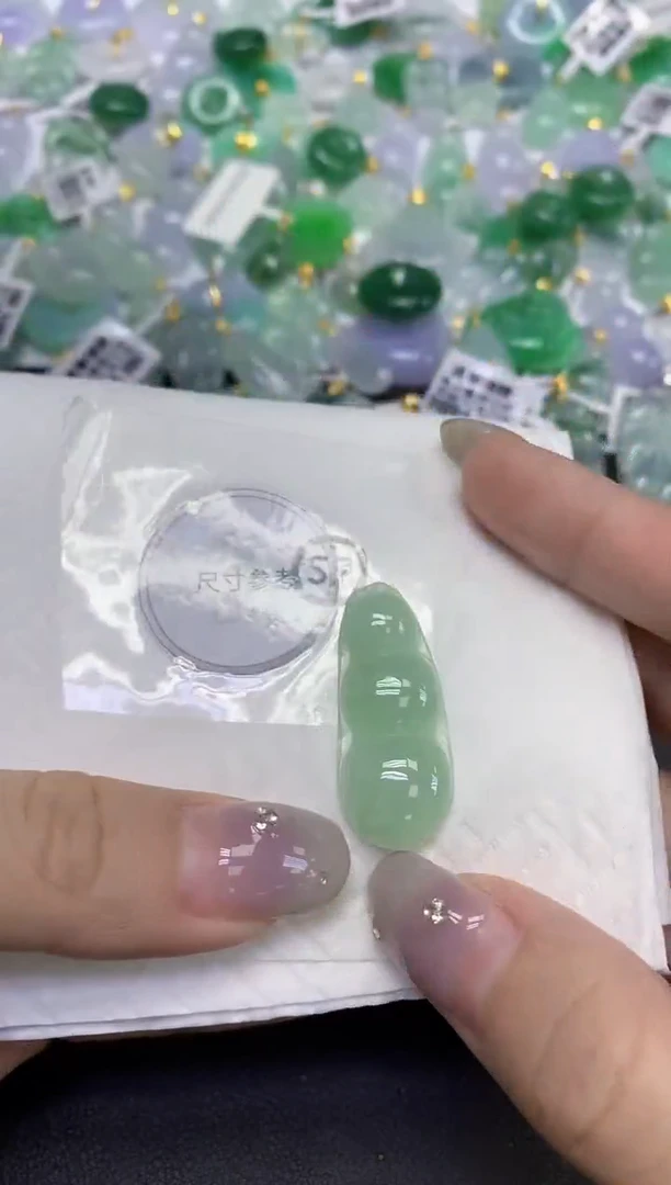 颈饰未镶嵌翡翠天然缅甸翡翠A货百元以上9元证书费自理