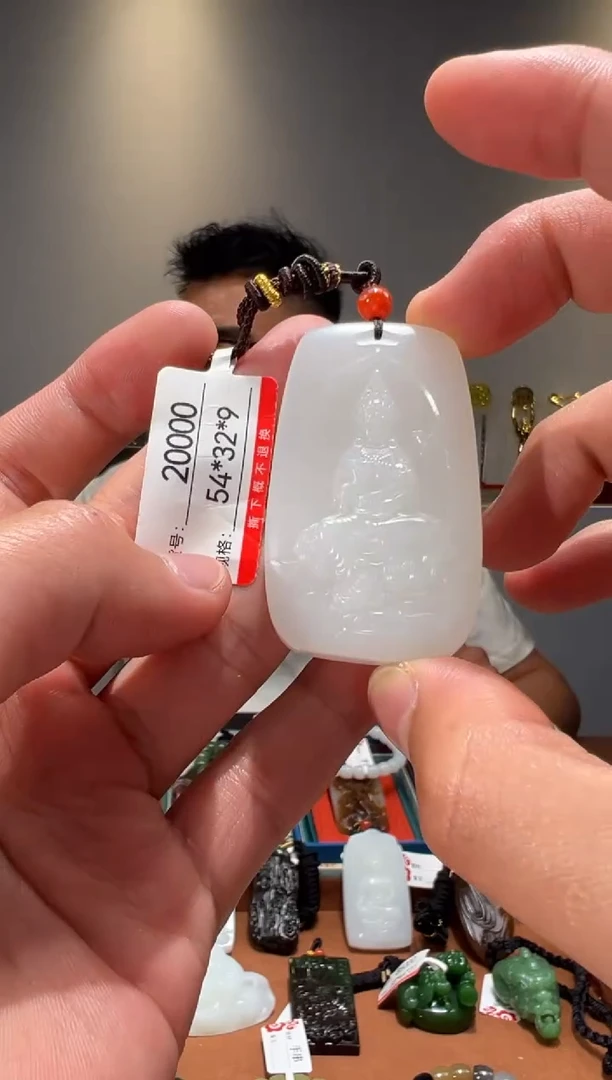 和田玉未镶嵌颈饰1