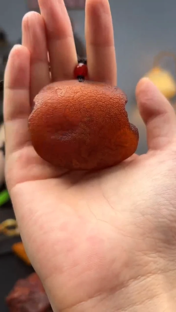 未镶嵌颈饰琥珀吊坠