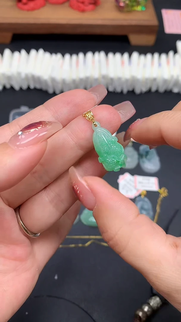 翡翠18K金镶嵌吊坠(不含链)MS180165