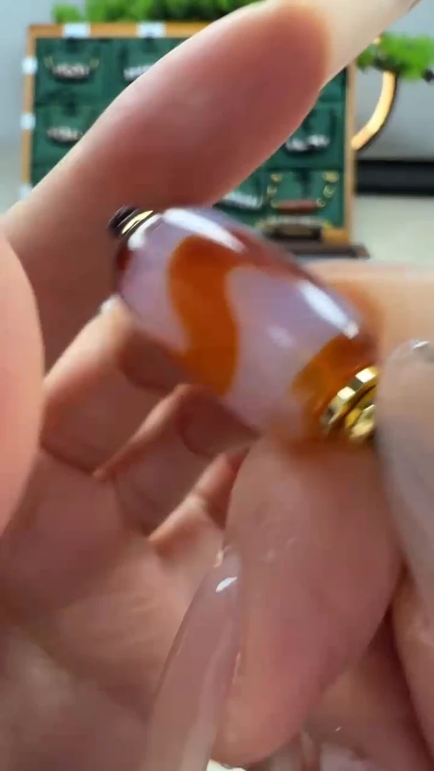 玛瑙/玉髓（覆膜）颈饰合金17微瑕随机发货