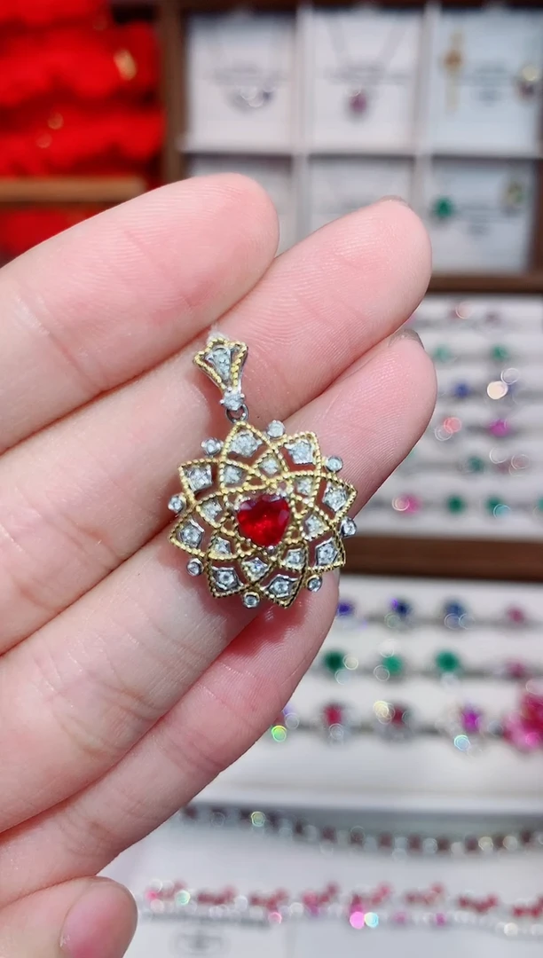 18K金镶嵌吊坠红宝石0.52ct/天然宝石/七天无理由