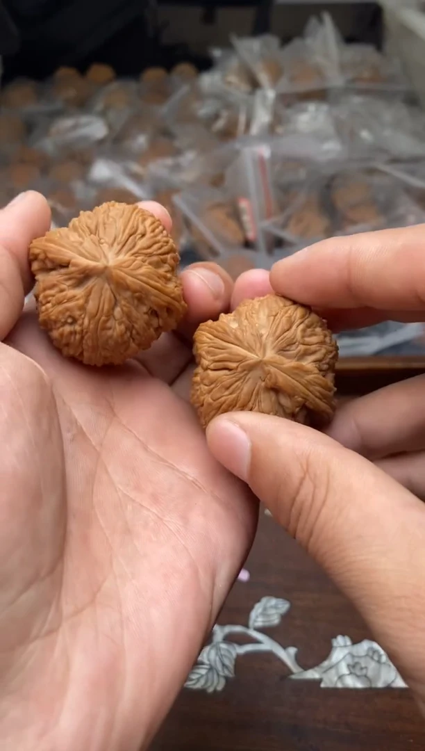 【闪购商品】文玩核桃把件A14号南疆40尺