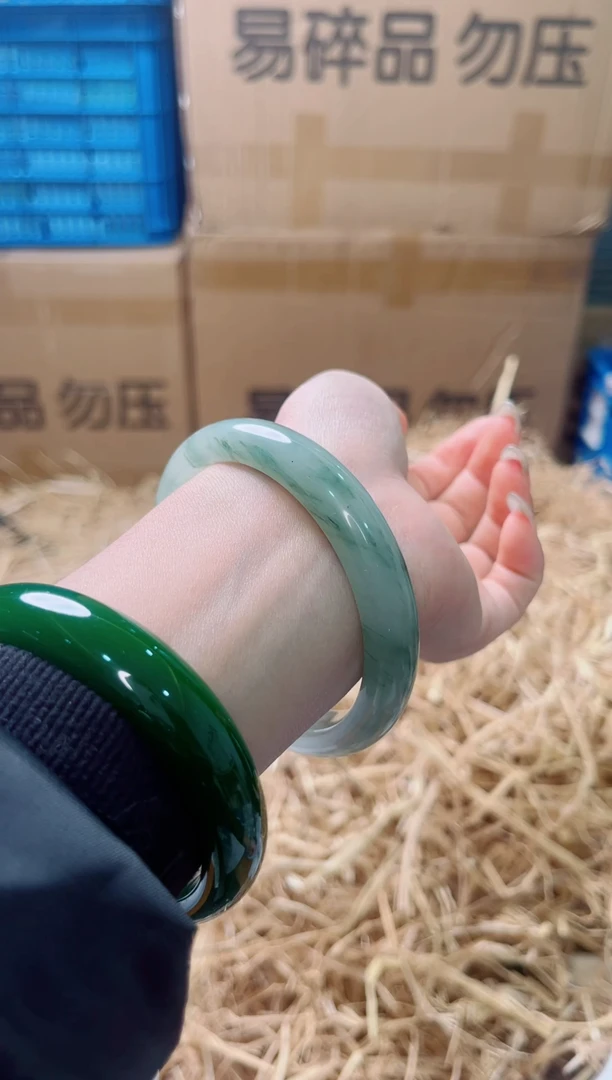未镶嵌手镯石英质玉T-0805