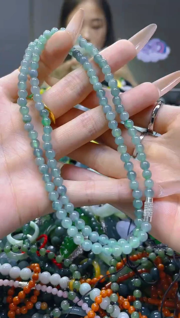 翡翠未镶嵌颈饰4MM/L/翡翠A货，一件也是批发价