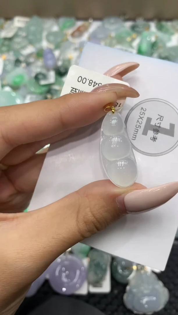 颈饰18K金镶嵌翡翠111111111111