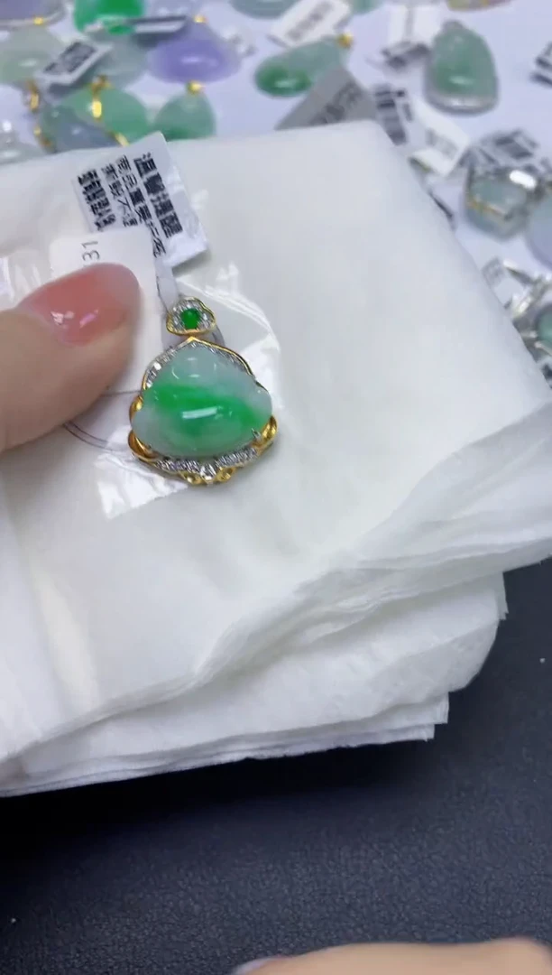 颈饰未镶嵌翡翠天然缅甸翡翠A货多样性发一件