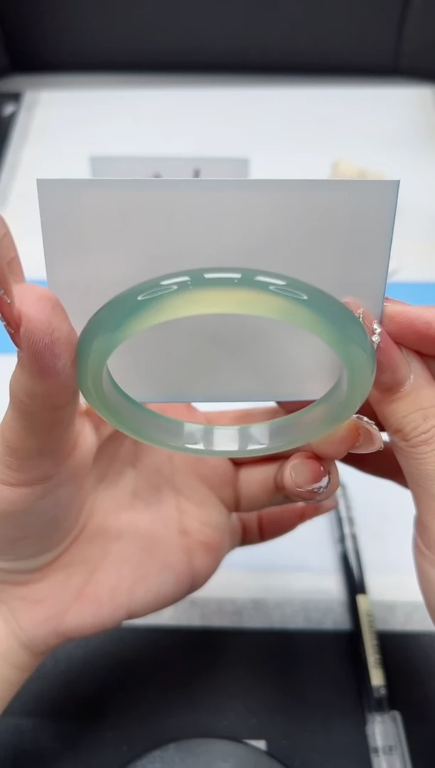 【闪购商品】石英质玉手镯未镶嵌433/59.4晴水