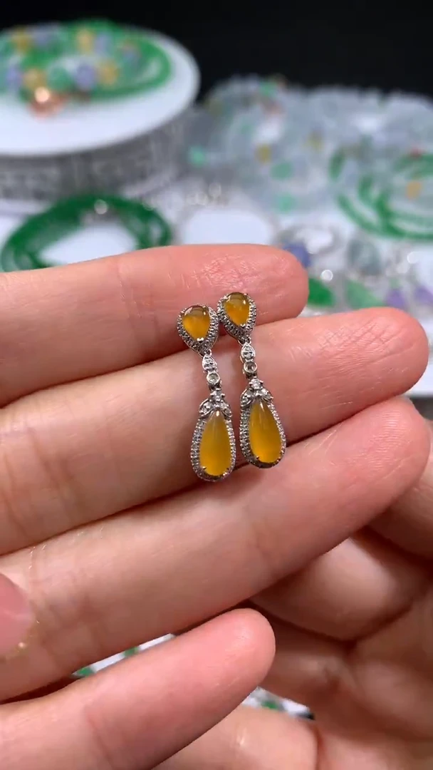 定制翡翠18K金镶嵌定制翡翠 18K金镶嵌