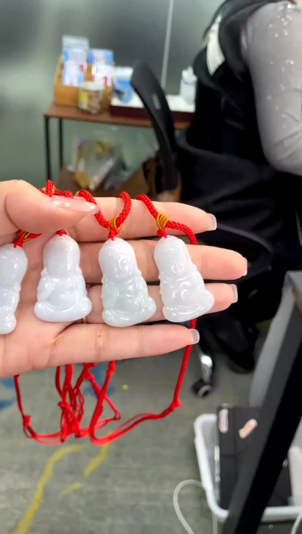 【闪购商品】翡翠吊坠(不含链)未镶嵌宝宝佛多样性发货发一件