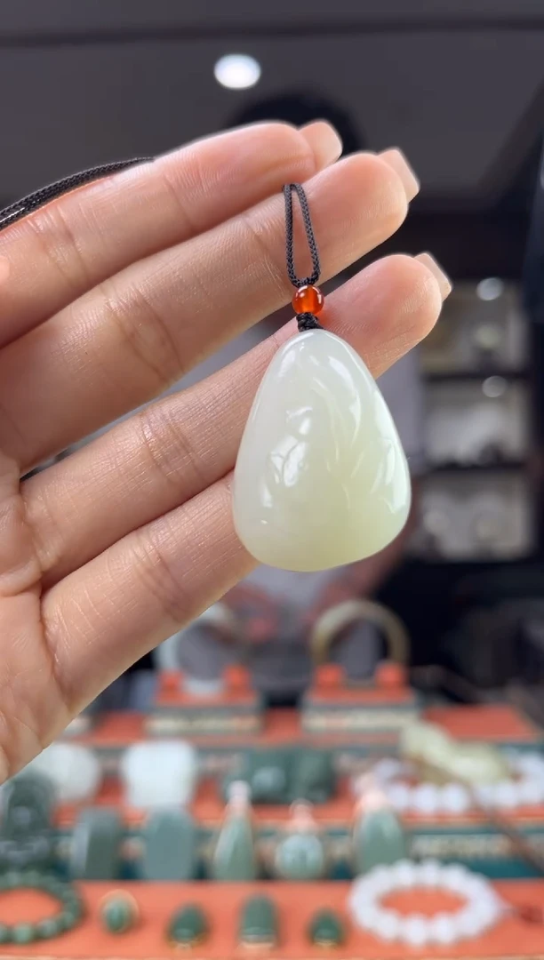 和田玉未镶嵌颈饰1