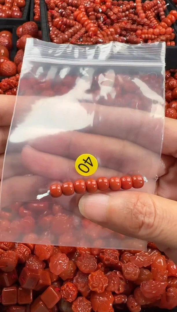 南红玛瑙未镶嵌颈饰1