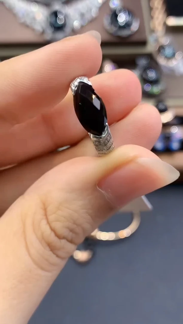 18K金镶嵌戒指翡翠C61