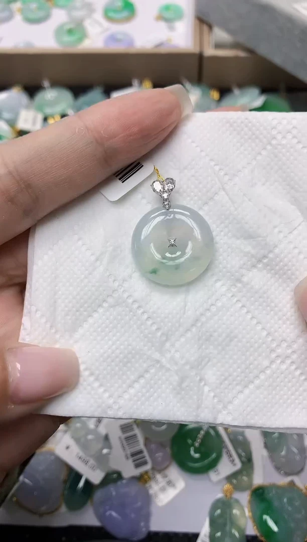 颈饰18K金镶嵌翡翠11111111111