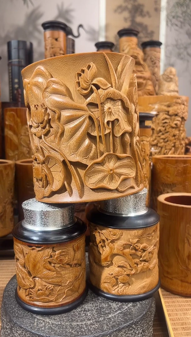 ·*两个茶叶罐+荷花深雕笔筒+金蟾挂件