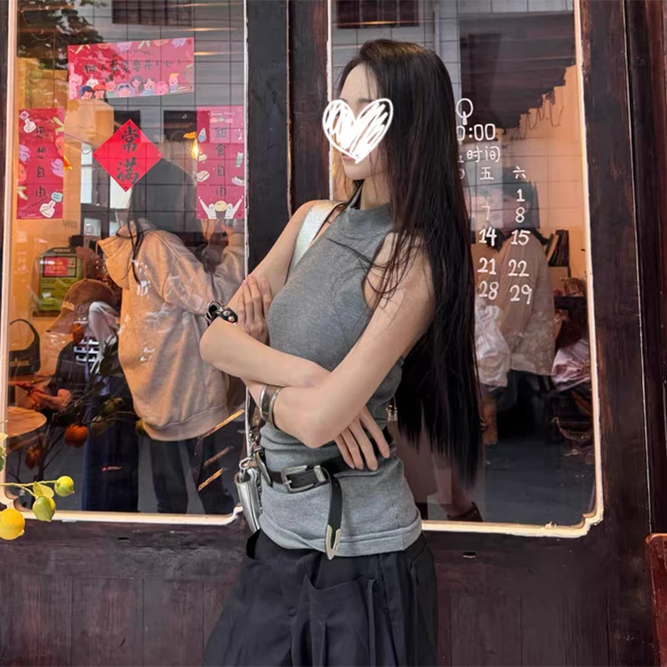 艺等时尚气质韩系穿搭灰色高级设计感露肩挂脖背心修身百搭上衣潮