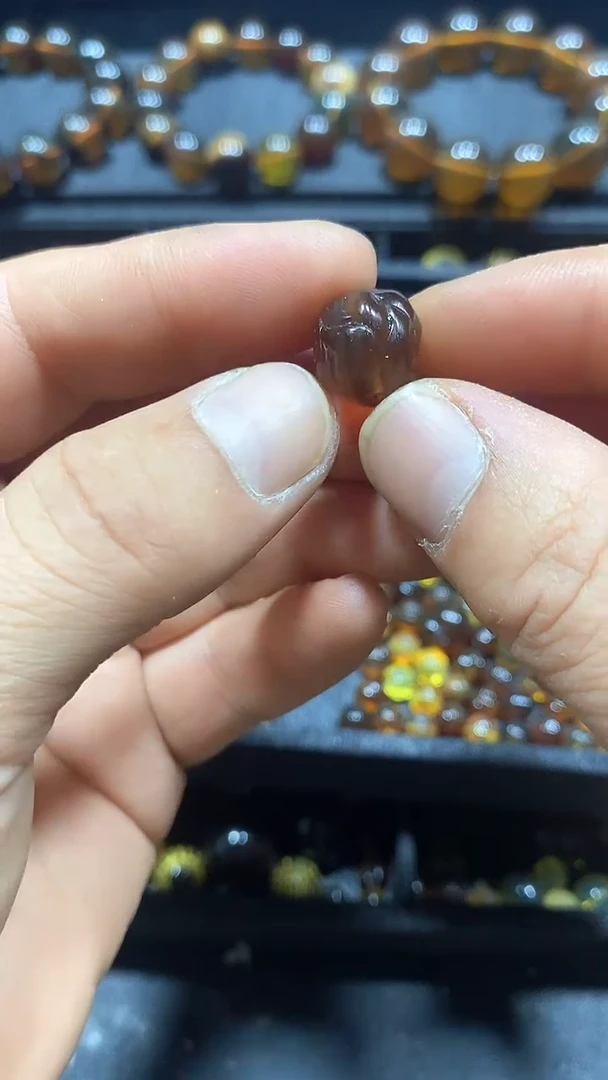 琥珀颈饰未镶嵌红*姐天然缅甸琥珀单珠