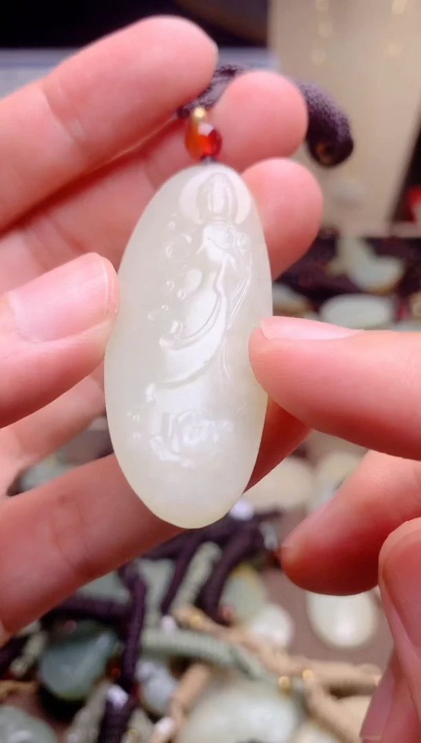 和田玉未镶嵌颈饰1