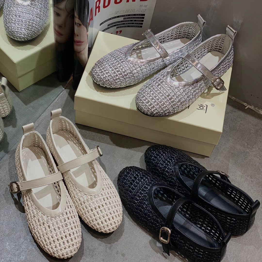 透气网面镂空设计浅口一字扣百搭平底女款夏季凉鞋舒适软底编织鞋