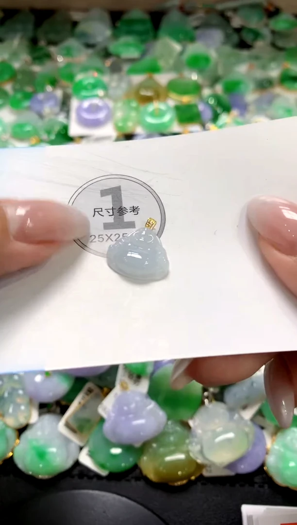 翡翠未镶嵌颈饰1111111111111111