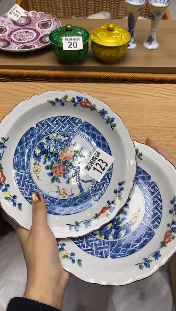 瓷片随*隆莲瓷器欢迎大家