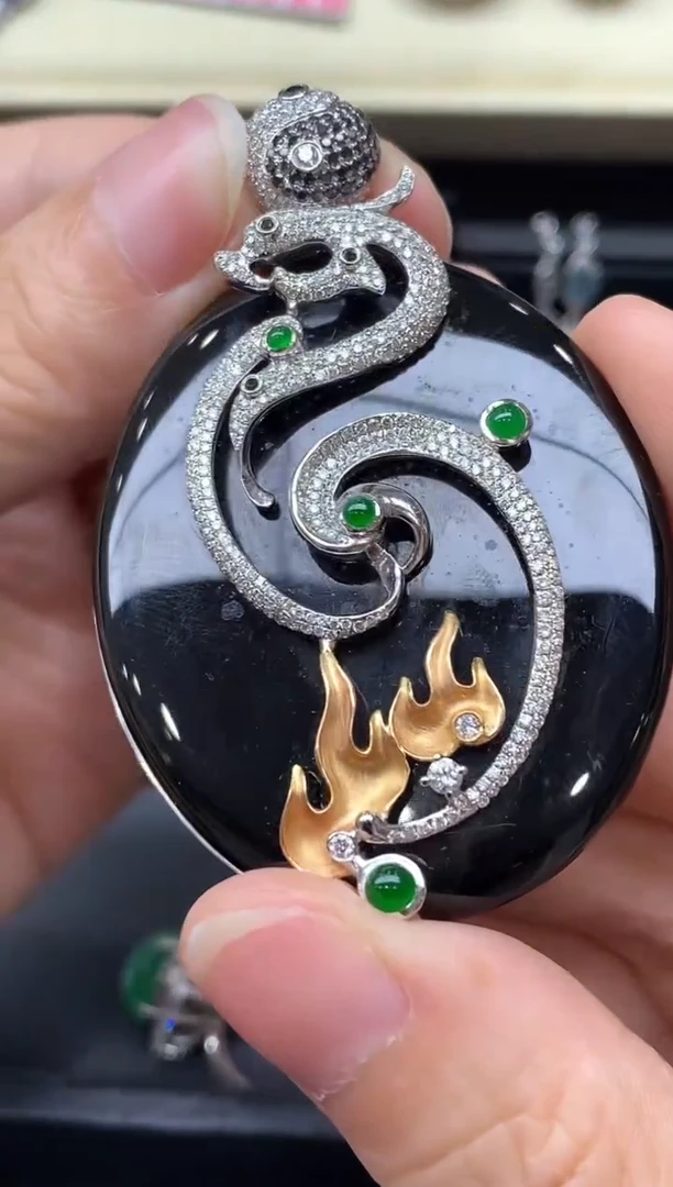 颈饰18K金镶嵌翡翠730-中国好珍宝