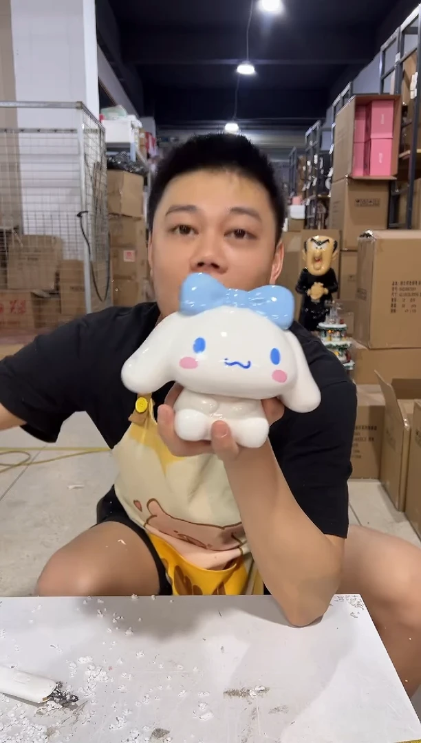 瓷片玉桂狗蹲坐笔筒