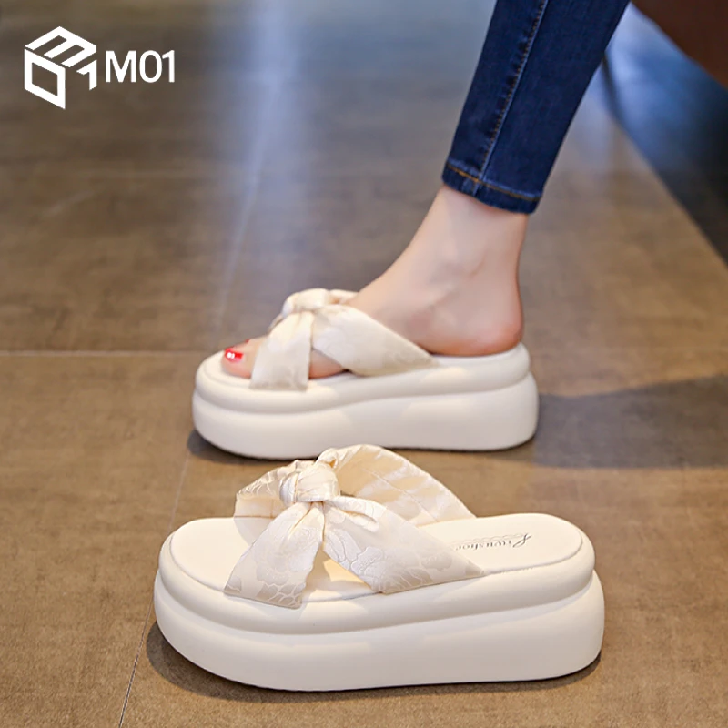M01蝴蝶结高跟凉拖鞋女夏季外穿2025厚底增高小个子松糕沙滩凉鞋