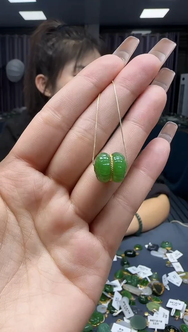 【闪购商品】和田玉挂件18K金镶嵌1