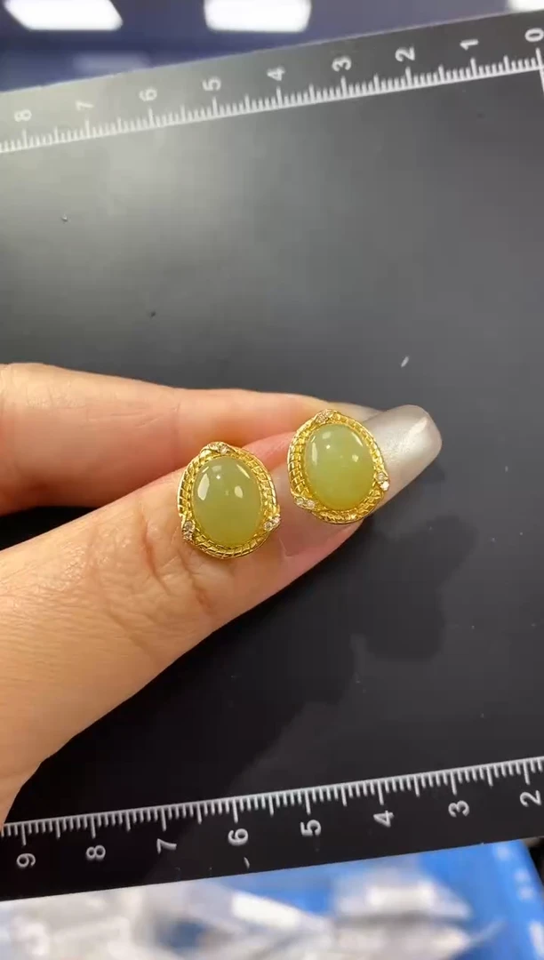 和田玉银S925镶嵌耳饰EZ4305