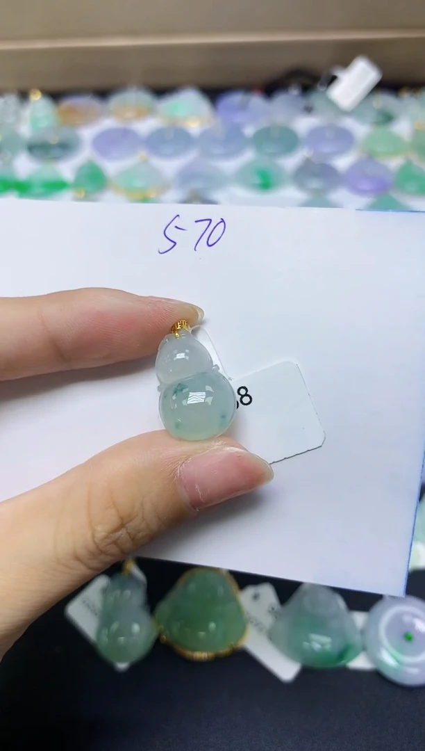 翡翠18K金镶嵌颈饰天然缅甸翡翠A货